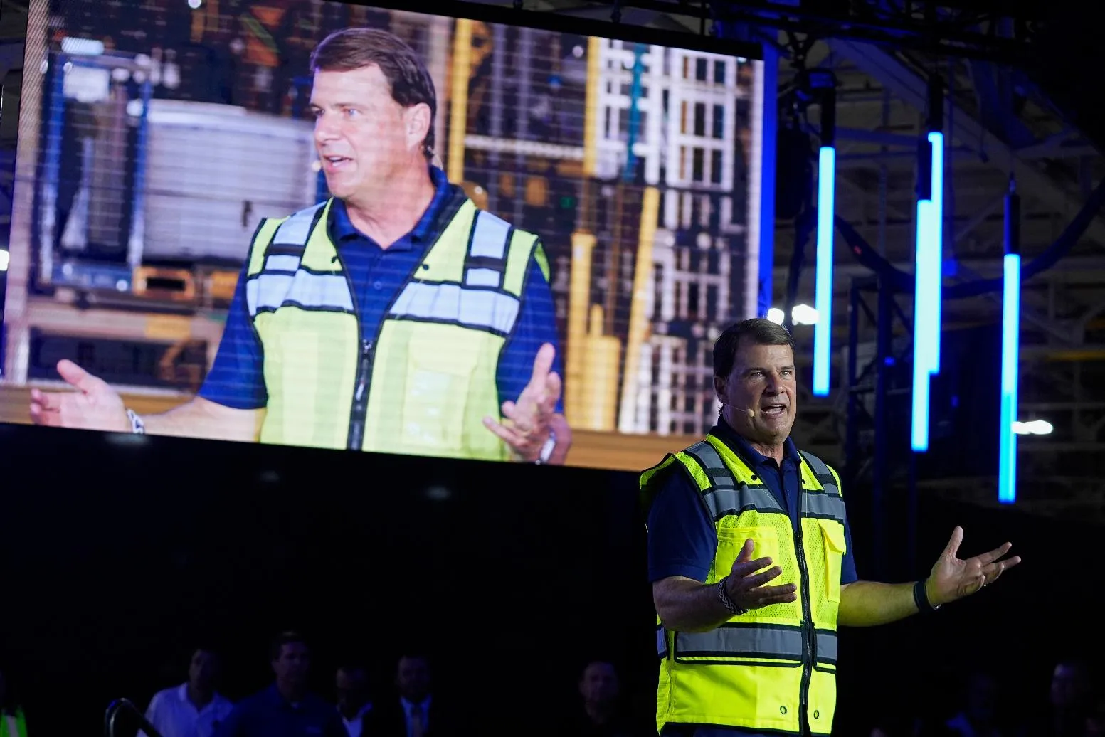 67896de556ae465a9e3e1dae4062e64d_main_ford_electric_vehicles_92552