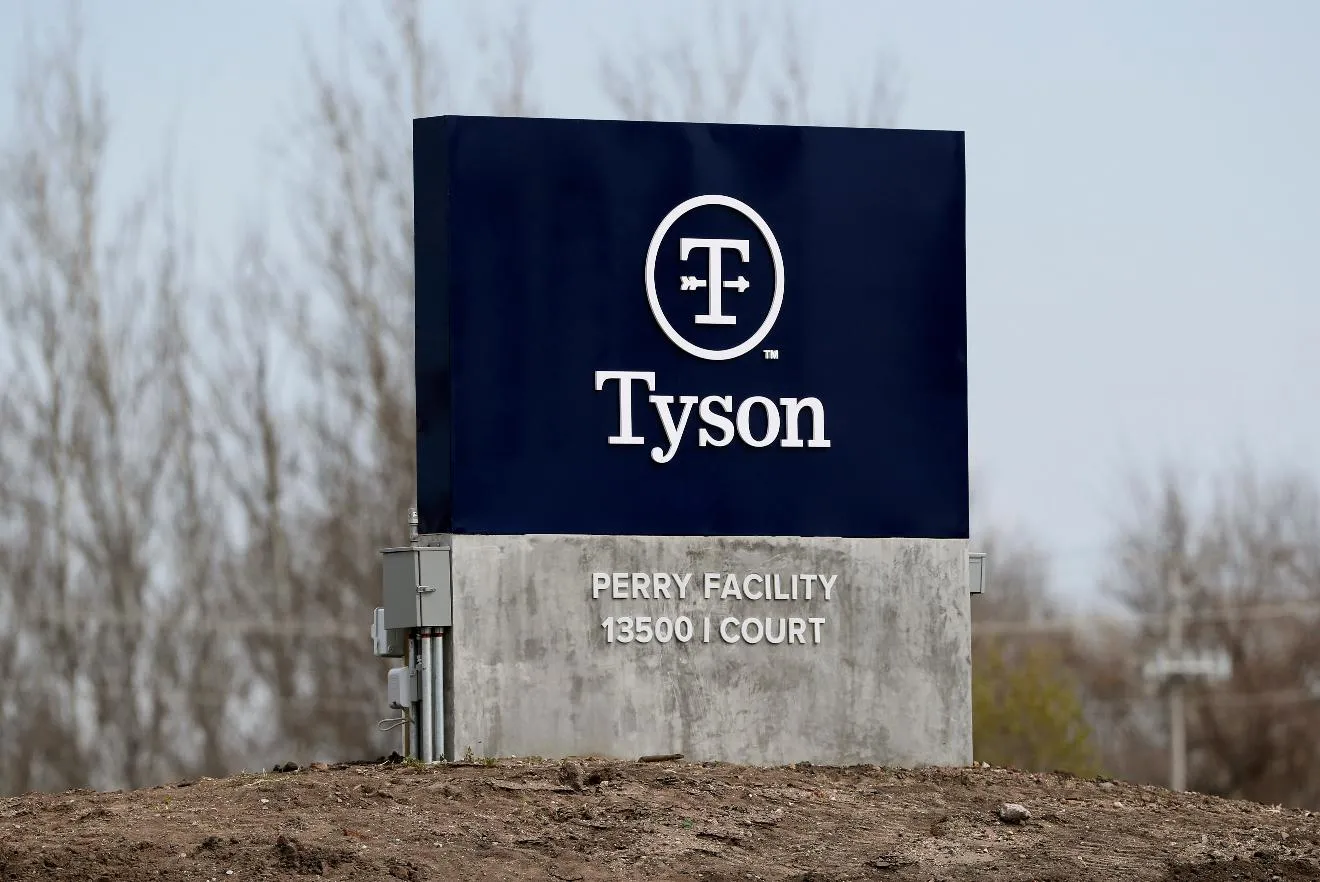 399a487aae0747fe97d9e0d0f6eb848f_main_tyson_foods_iowa_plant_closing_35055