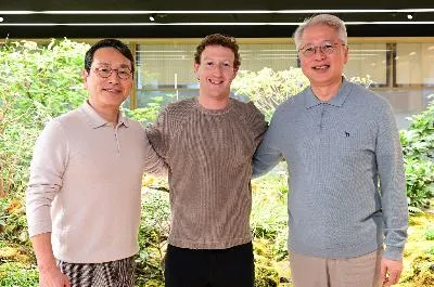 2c03d5d91bd343d69a9e43f65b4e17f0_main_south_korea_zuckerberg_visits_38342