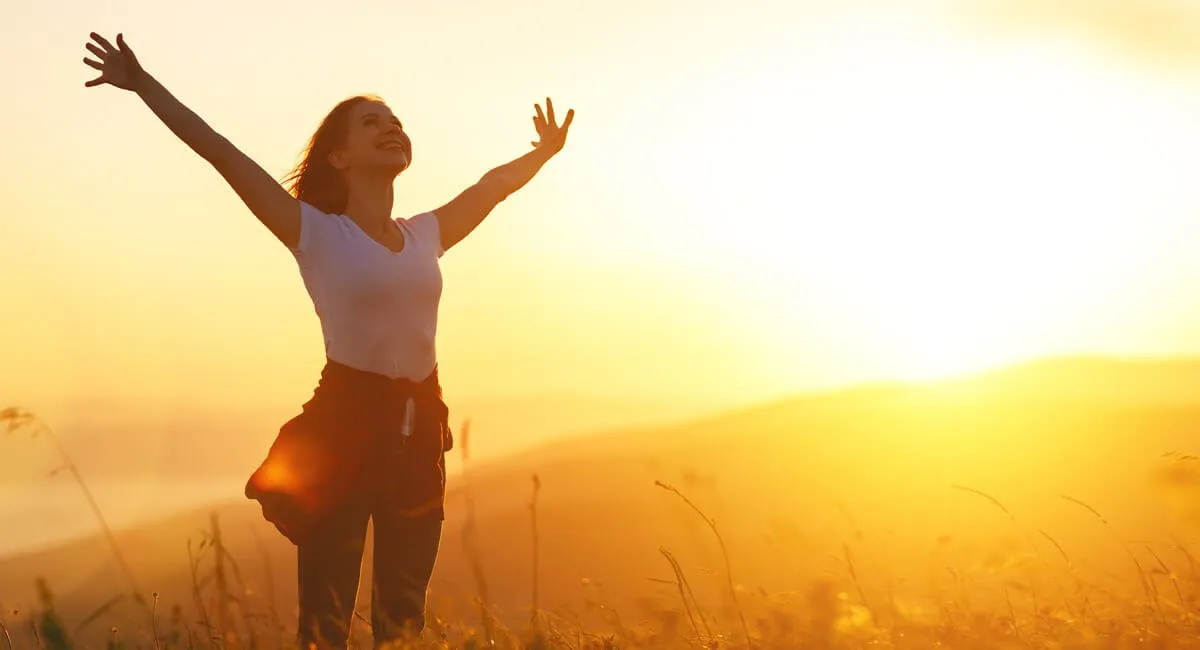 ForeverYoung_Hero_97460dabb94ab5fbdbca56c2b80c34fd_2000