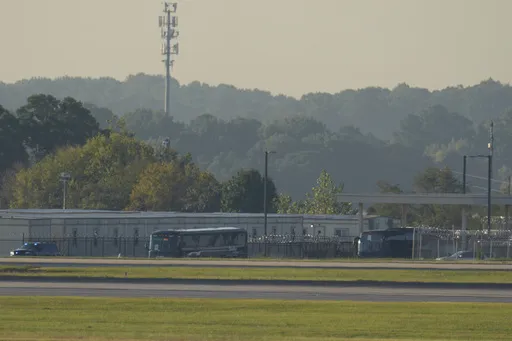 d01c3aa15be74baeaf643049bc827945_preview_immigration_raid_hyundai_plant_89229