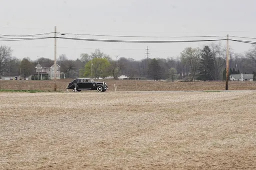 699df95566a4439ca4910d940977c16d_preview_us_luxury_cars-volunteer_drivers_45921