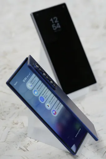 5ef3f1175ad2484fbbafe66c4ecd8ce5_preview_samsung_new_phones_61236