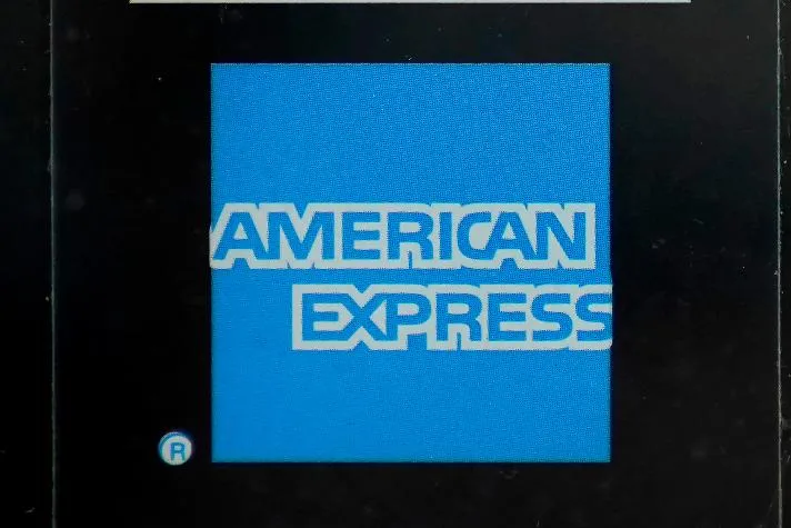 9259bdca4fae415fa48fb74f23c623a9_main_earns_american_express_40953