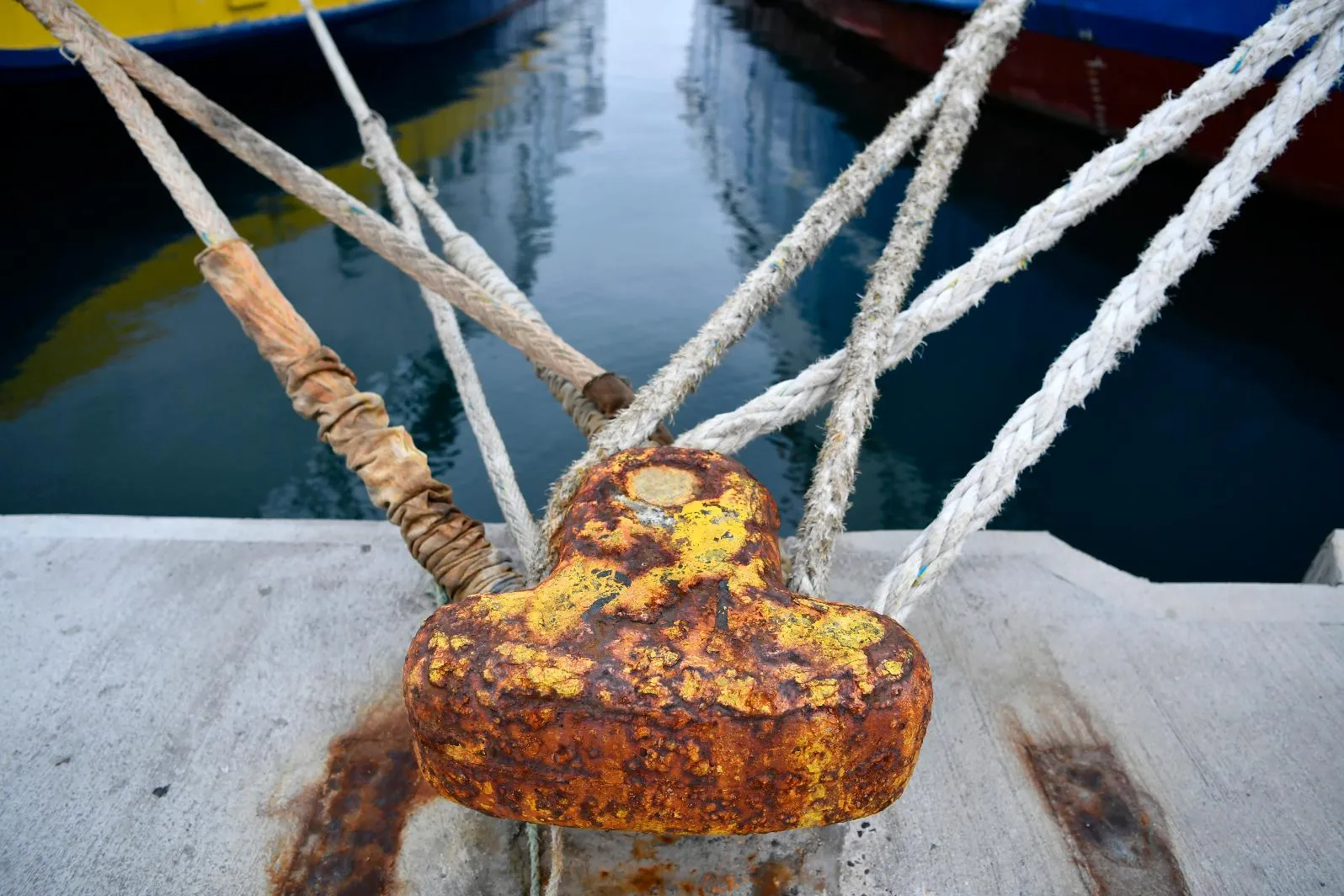 a88dc8208b8347708a1370444f53d6ef_main_greece_strike_80334