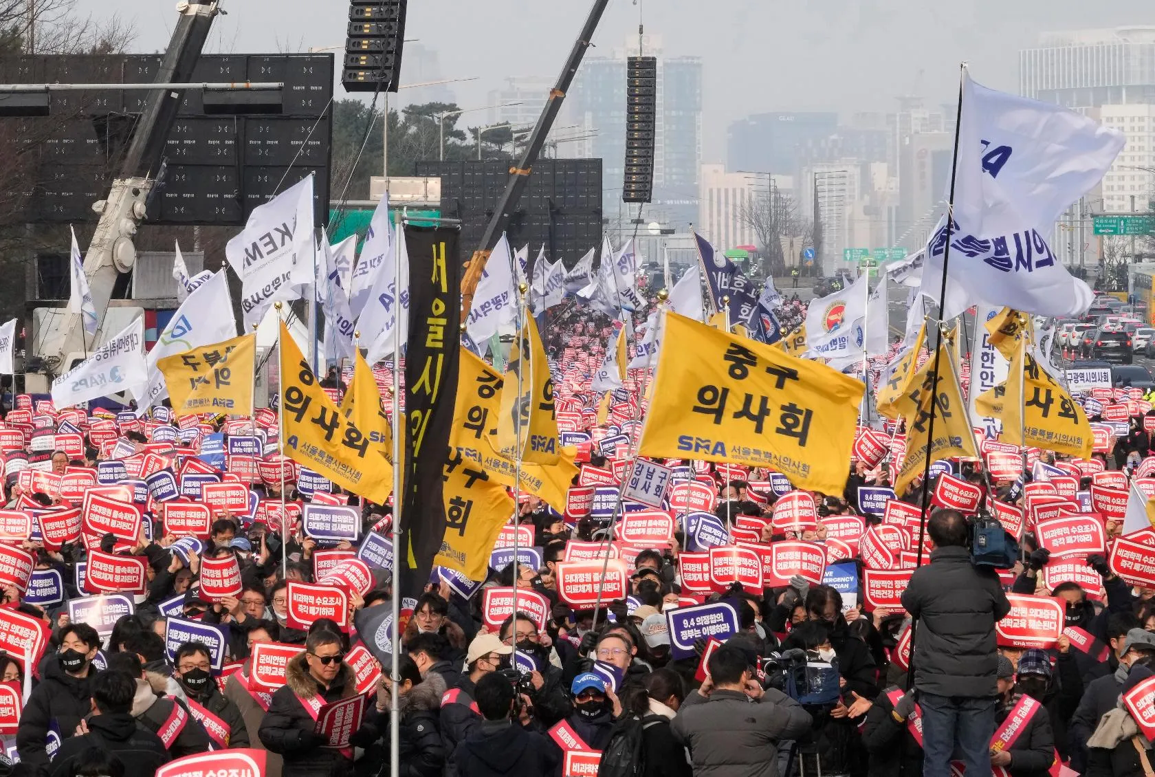 6ac6acbc69b349729672d0c80844af15_main_south_korea_doctors_protest_58595