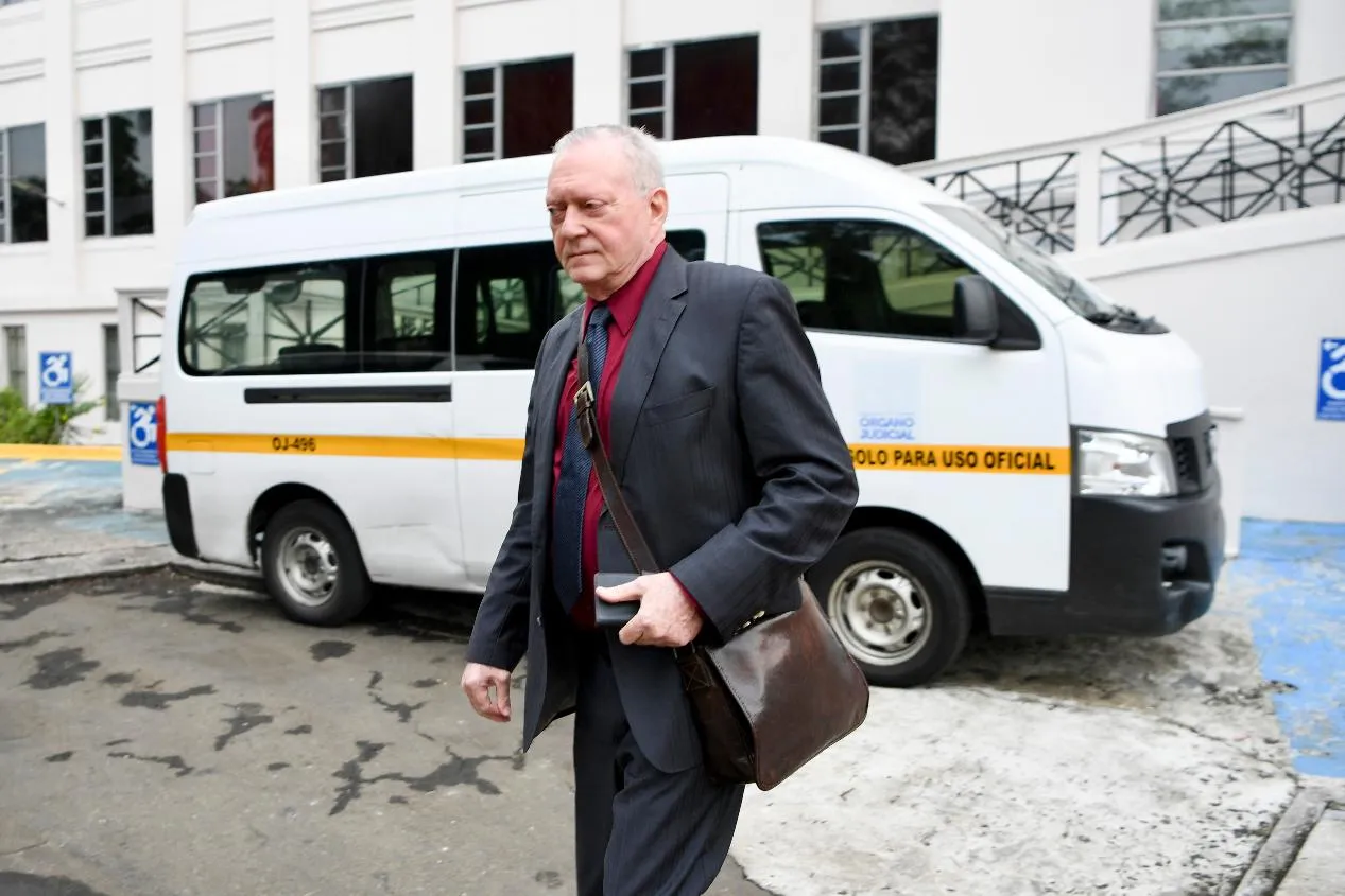 2445982cf7884b8e8a34dc581b040046_main_panama_papers_trial_04767