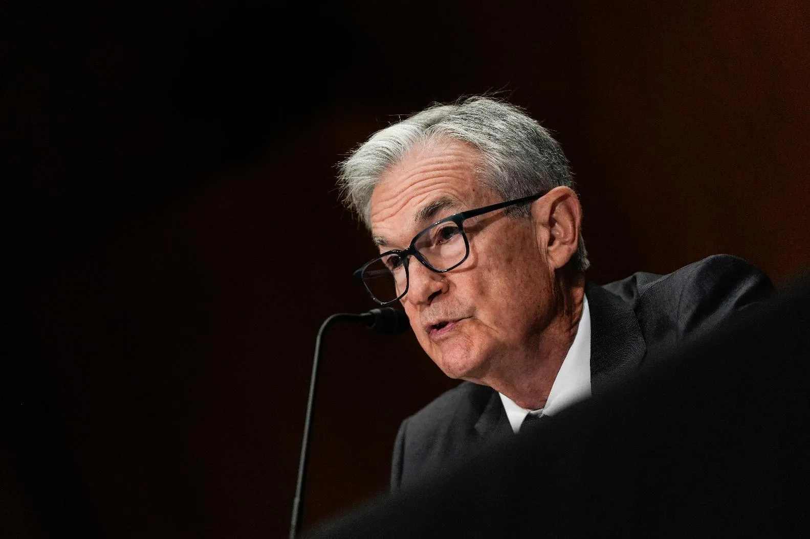 4522f5ebe040459981bd6a7e20145dc7_main_senate_banking_03856